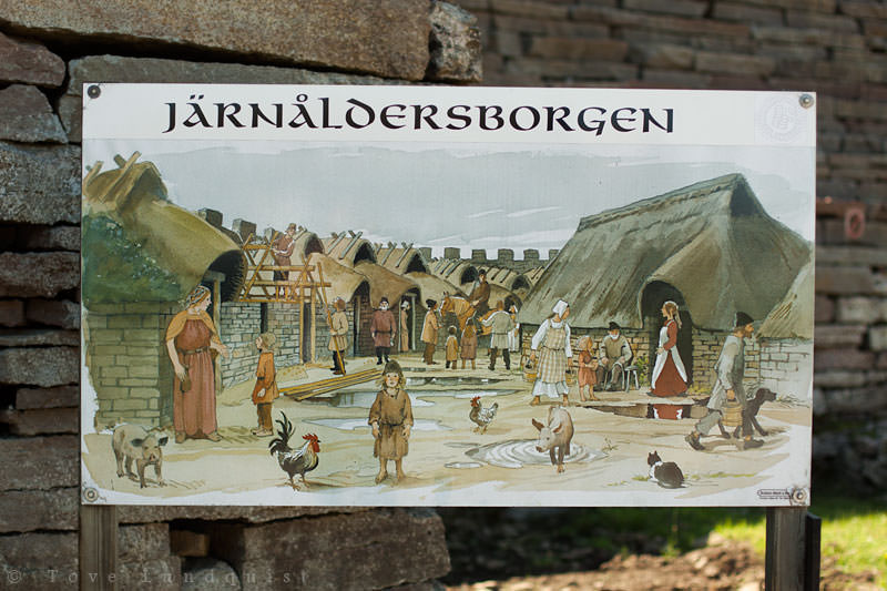 Skylt Järnåldersborgen - Eketorps Borg, Öland. Foto: Tove Lundquist.