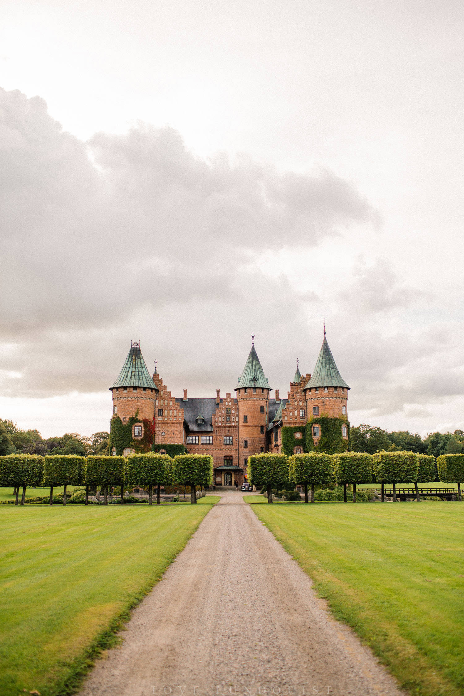 Bild på Trolleholms slott i Skåne under ett bröllop. Foto: Tove Lundquist. 