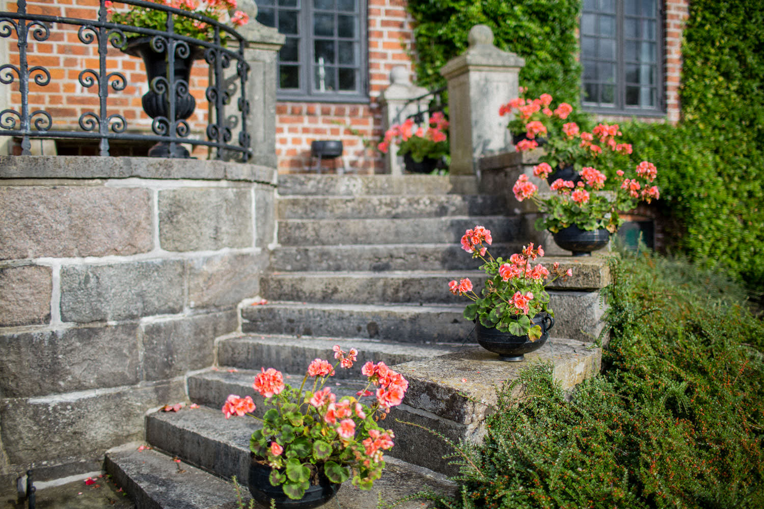 Detaljer utomhus på Trolleholms slott, Skåne.