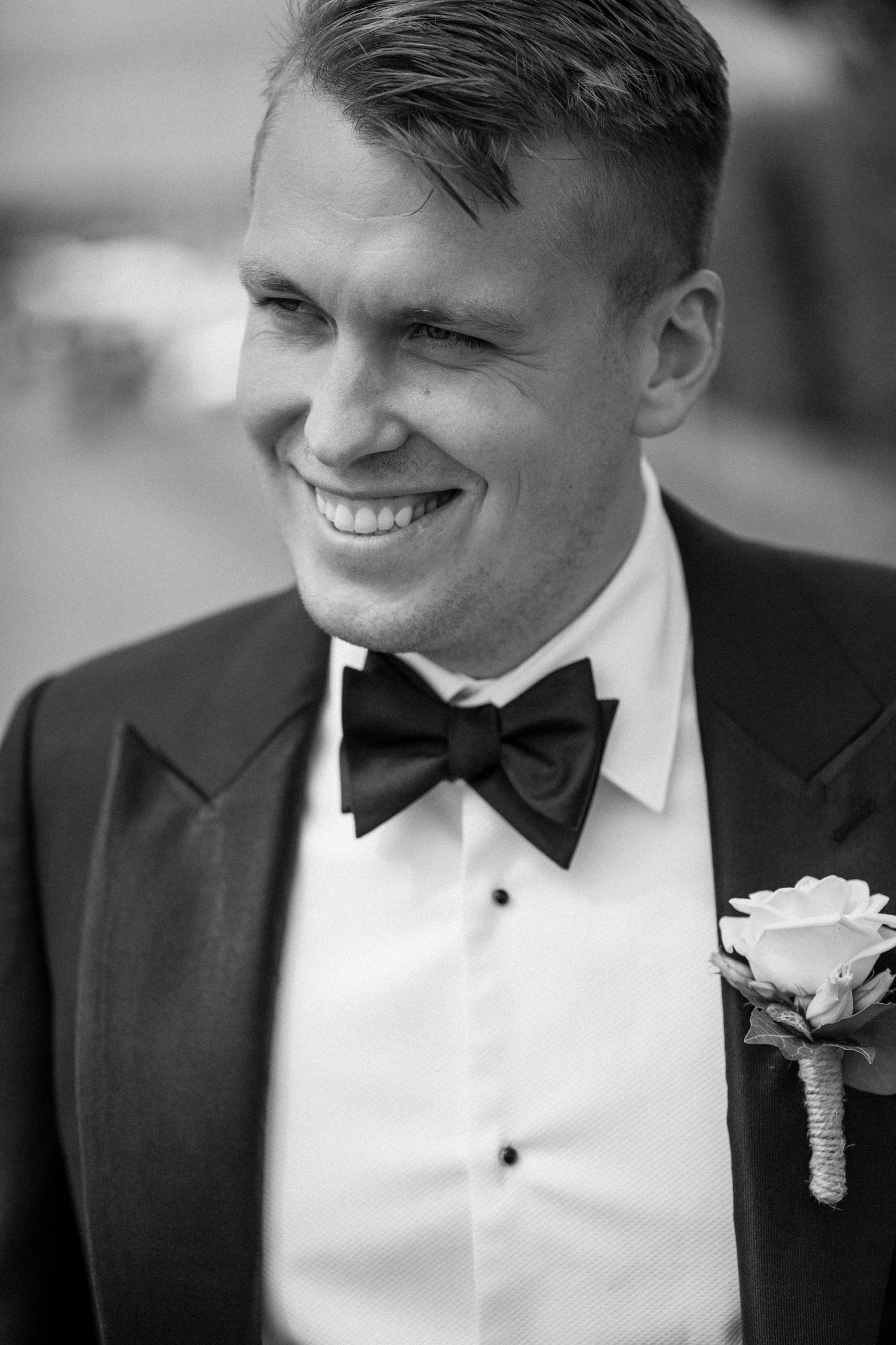 Internationellt svenskt-amerikanskt bröllop på Ven, bild på brudgum. Foto: Tove Lundquist.