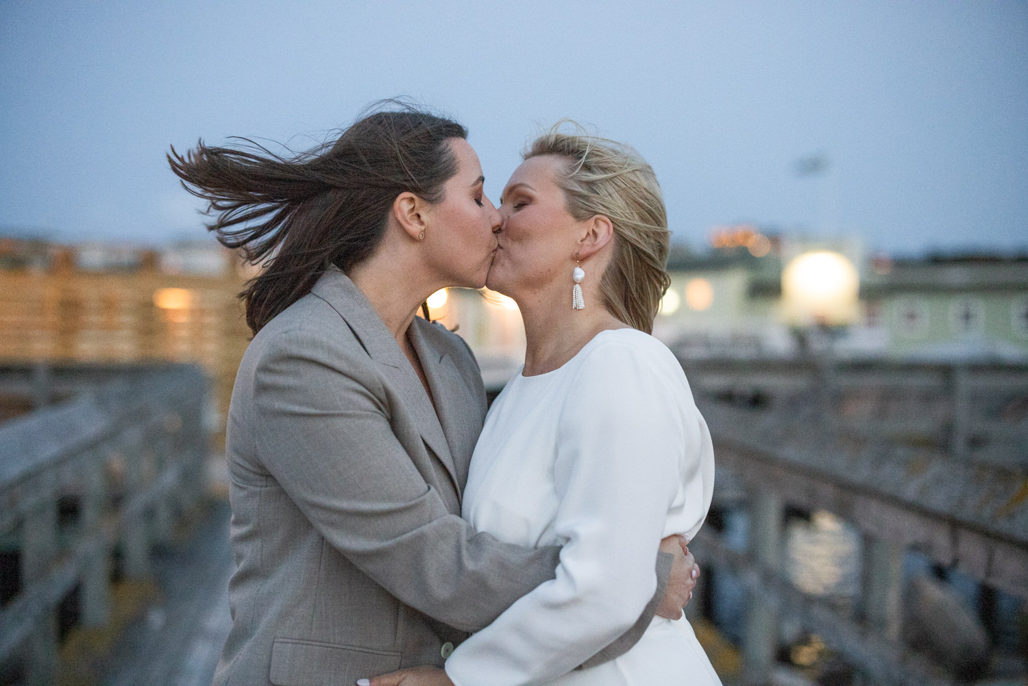 Bröllop på Ribersborgs Kallbadhus, Skåne. Foto: Tove Lundquist, bröllopsfotograf i Malmö.